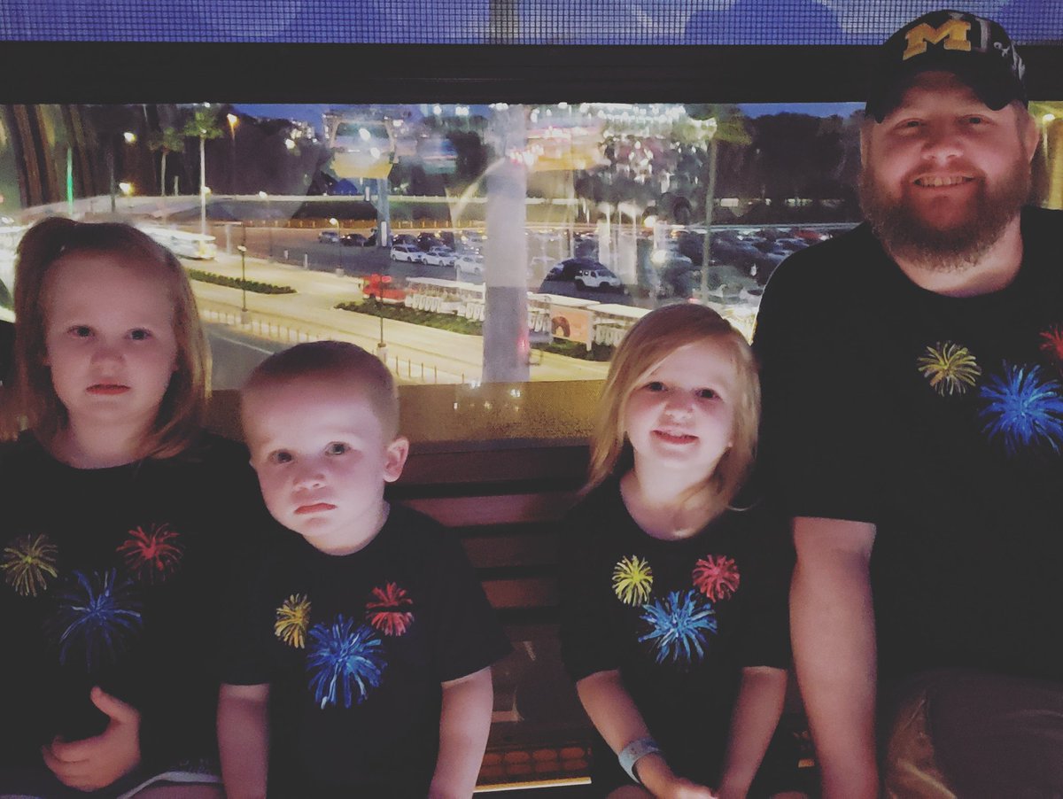 Mickey_4_Minnie's tweet photo. My loves, on #disneysskyliner this evening! #MouseFamilyOf6 #DisneyBabyMoon #DisneyWorldOrBust #WeAreGoingToMickeyCastle https://t.co/krBI0GFnqO