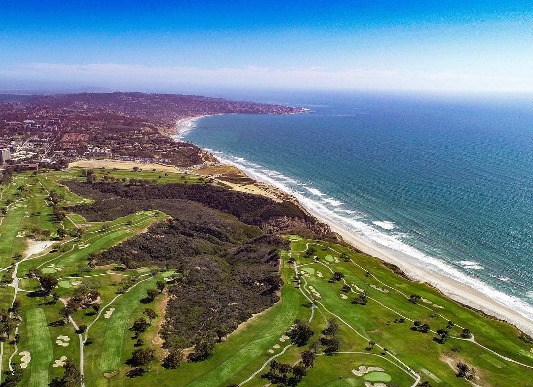marriottgaslamp's tweet photo. The PGA tour is stopping here for the @farmersinsopen! 🏌️‍♂️ Experience a picturesque day full of golf, sunshine and amazing San Diego views at Torrey Pines Golf Course. 
📷: never_unpacking

#MarriottGaslamp #SanDiego #Golf #TorreyPines #FedExCup #FarmersInsuranceOpen https://t.co/ujVBXNszaq