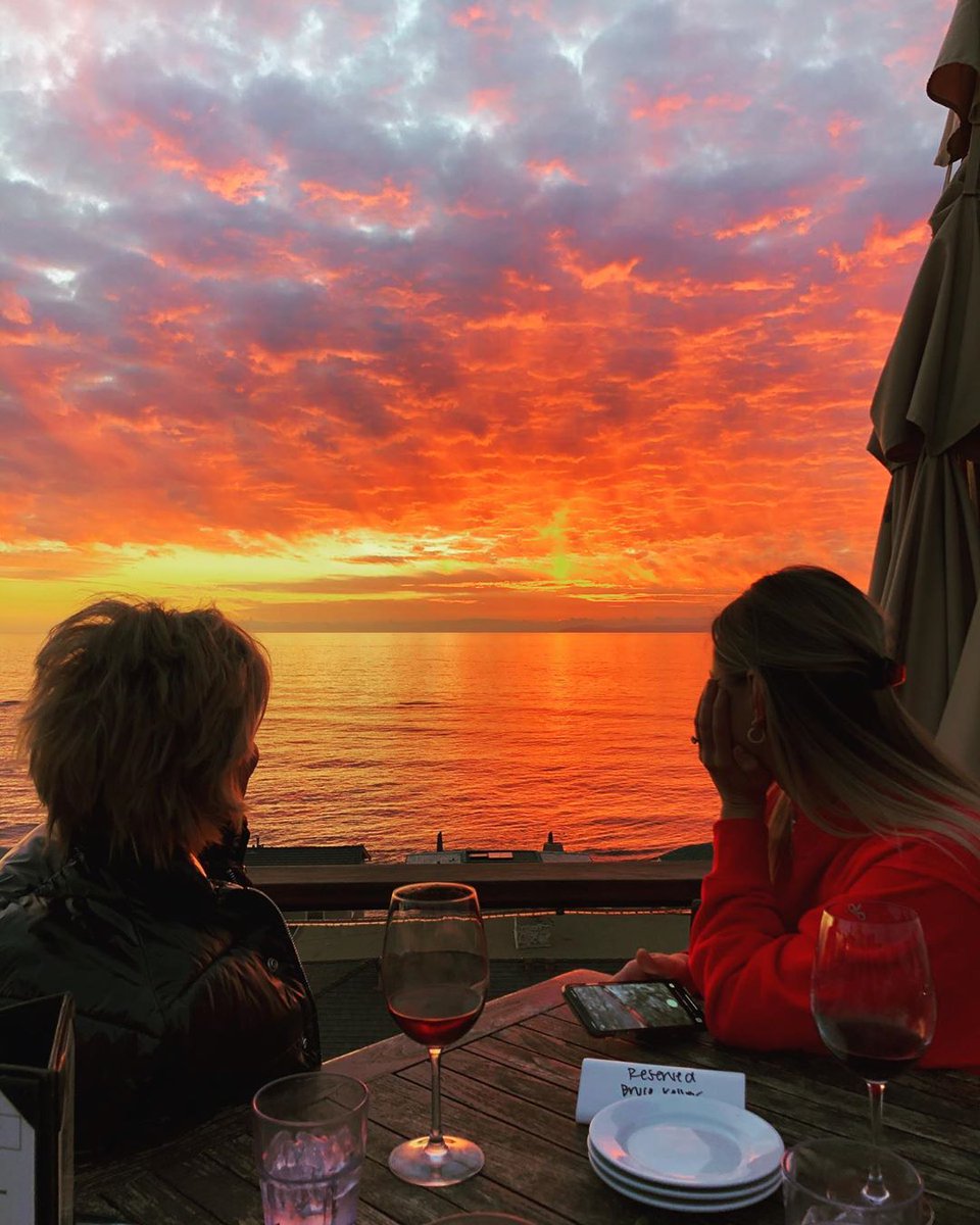 Views from our rooftop >>>> 

#lagunabeach #laguna #staycation #travel #mylagunabeach #socal
📸: Instagrammer, Missykohlhagen