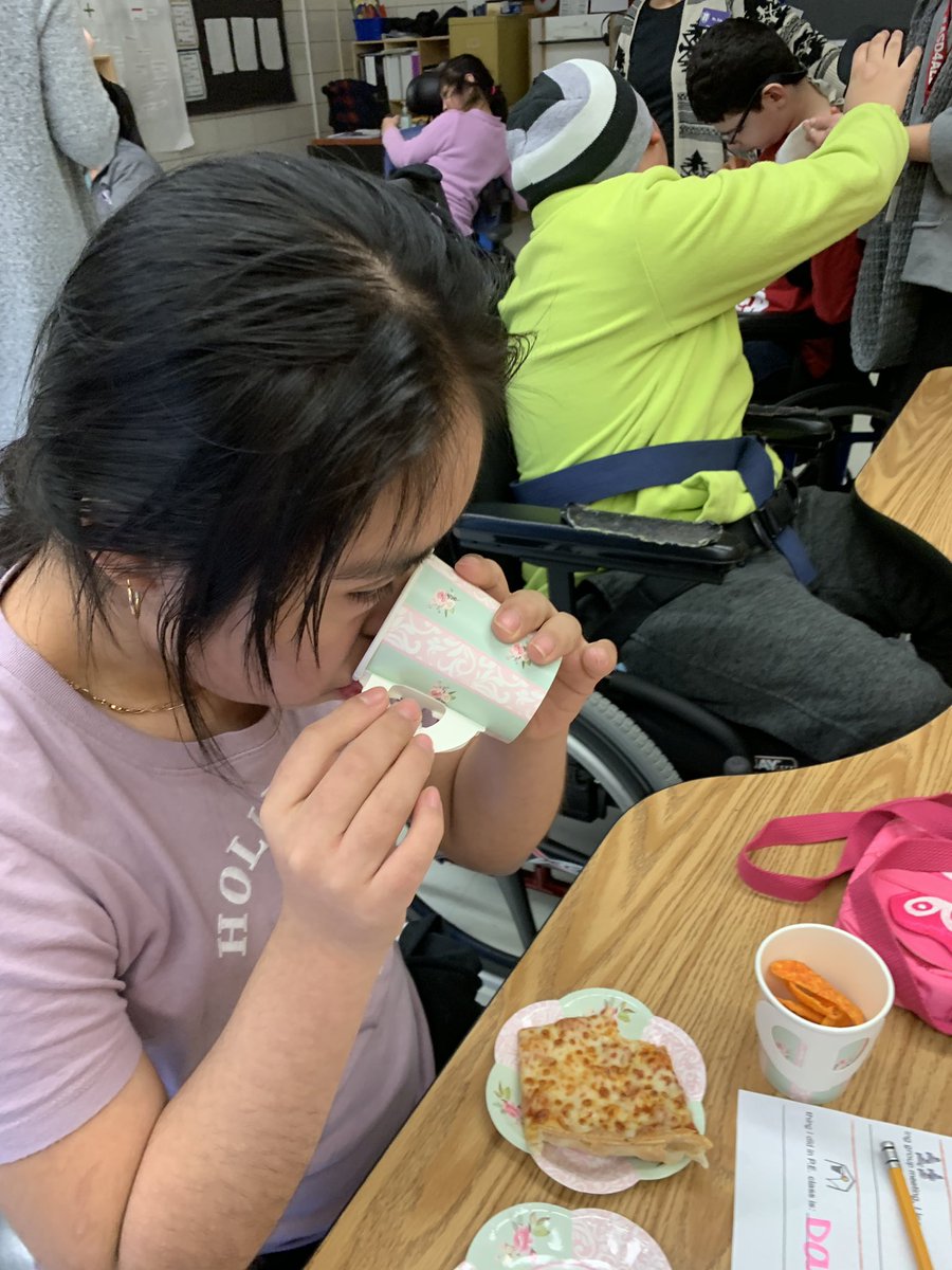 Mrs. Farnan (O’Connell)☘️ tweet media