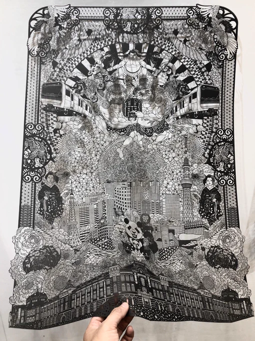 ▼自己紹介

・大阪在住
・職業切り絵作家
・全国の百貨店で作品展開
・パリで個展開催
・🇪🇸🇺🇸🇳🇿🇫🇷で切り絵教室開催
・学生時代はラグビー部(中高大)

▼緻密さだけではビックリ人間どまり。イラストレーションと見せ方を追求してこそ切り絵作家が信条。技術はあくまで+a。

#切り絵 #rt希望 #art 