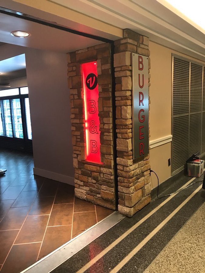 DisplacedSabres's tweet photo. Join us tonight in Dallas outside Valor Bar & Burger restaurant outside section 103 during the 2ND INTERMISSION for a group photo! Please WAIT 5-10 MINS BEFORE taking the pic! Please RT & share! #SabresinDallas #Sabres50 https://t.co/VnU0Mp7ubr