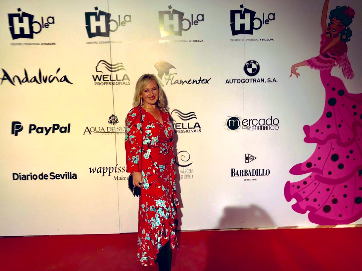 AnaLlopisB's tweet photo. #Sevilla Capital de la #ModaFlamenca @WeLoveFlamenco #ModaAndaluza ¡Felicidades a las #empresas participantes y sus organizadores #GoEventos. Enhorabuena por el desfile de #SevillaHoy a @flamencapol #AngelayAdela #PepaGarrido https://t.co/lyQimX5ocp