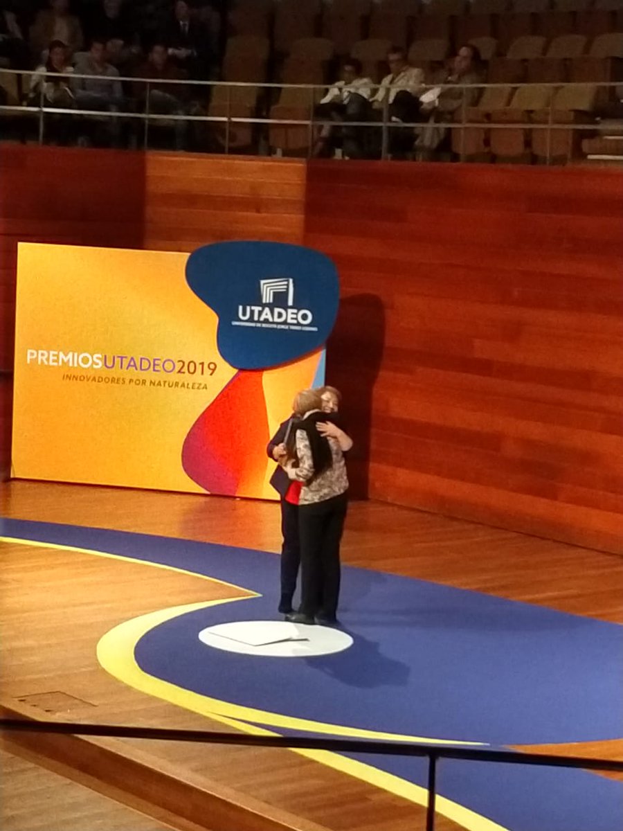 Utadeo_edu_co's tweet photo. #PremiosUtadeo Un aplauso para la profesora Adriana Plazas Salamanca, del Departamento de Humanidades, quien obtuvo el premio a Profesor Distinguido en Pedagogía. https://t.co/LB99TwYuG9