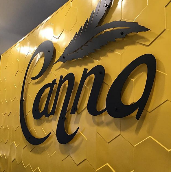 ZootsWA's tweet photo. We're at @WestCanna in #WestSeattle til 6pm. Come say "high" and save on all #edibles from @Zootology 🔥😋 #ZOOTSALE #legalweed #CannaWest #i502 https://t.co/C31VYXCAGd