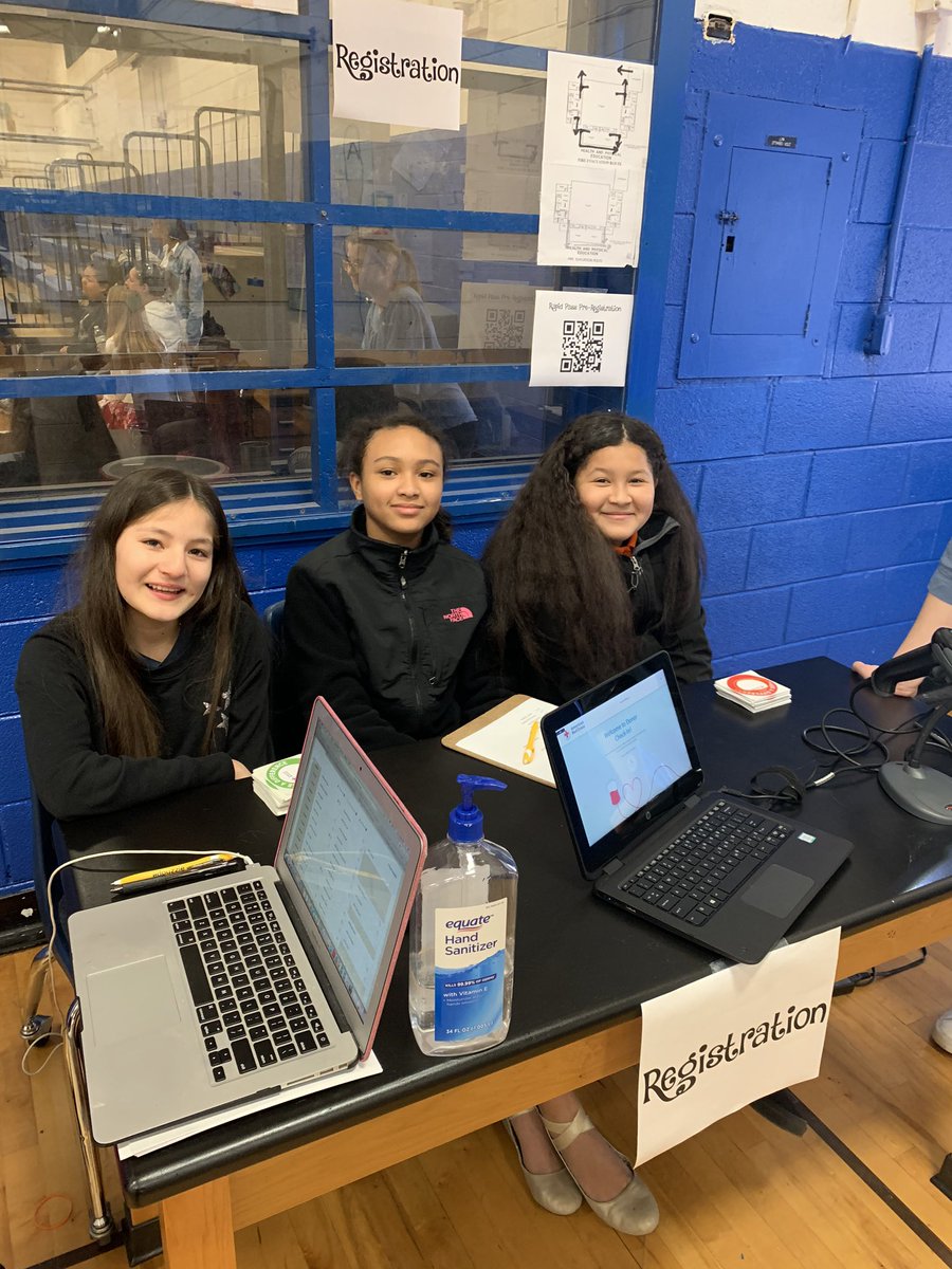Ms_SallySchultz's tweet photo. These amazing kids did a phenomenal job planning and running our blood drive. They have been working since October to make this a success and their efforts paid off today! I am one proud teacher @courtwrightmr @DPrincipalCWM @borange219 @MrsPacilio #AllThingsKnox https://t.co/s2dvqqhkm7