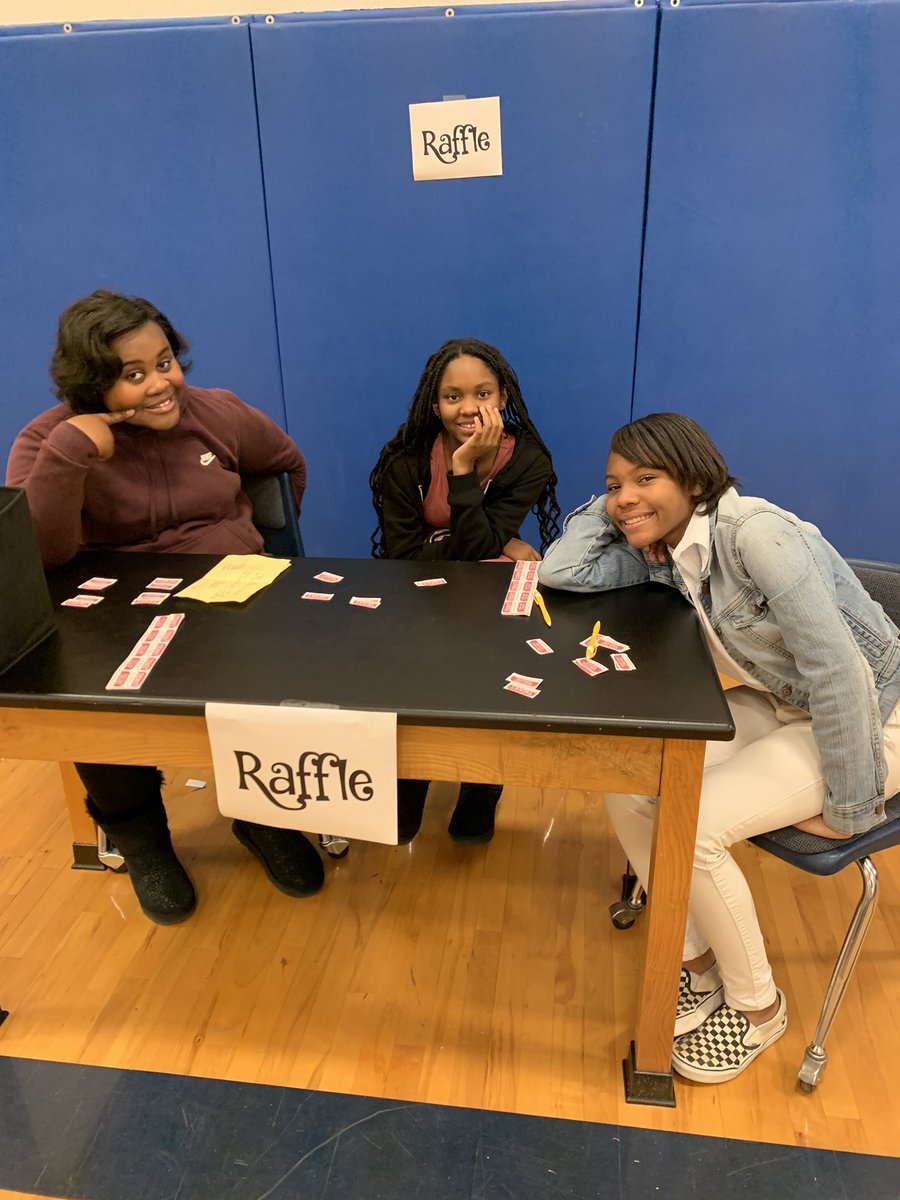 Ms_SallySchultz's tweet photo. These amazing kids did a phenomenal job planning and running our blood drive. They have been working since October to make this a success and their efforts paid off today! I am one proud teacher @courtwrightmr @DPrincipalCWM @borange219 @MrsPacilio #AllThingsKnox https://t.co/s2dvqqhkm7
