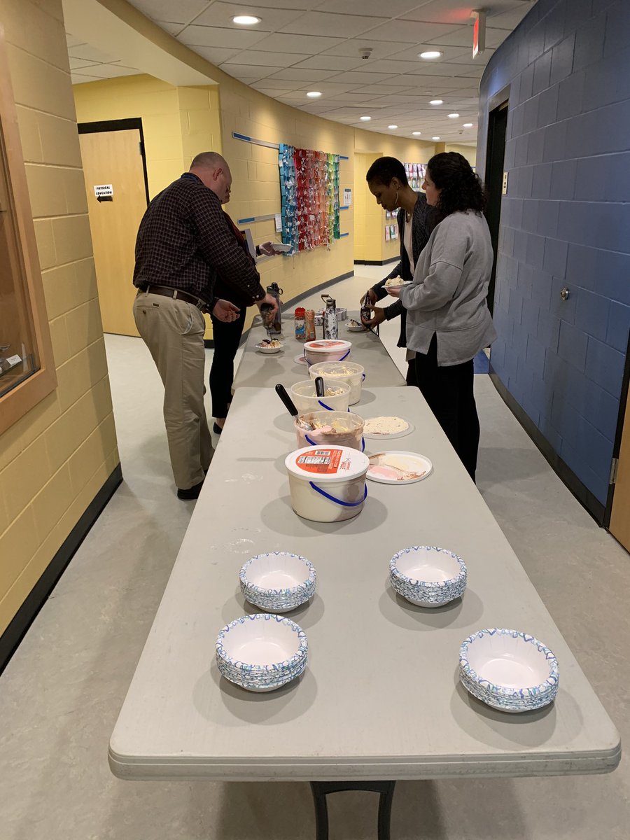 cwai09's tweet photo. After a PD about tiered instruction and differentiation.  We had an ice cream party.  The ice cream and toppings can be differentiated to meet the needs of your party goers, just like differentiating the needs in your classroom for your students.  #joyinlearning @FiskeSchool https://t.co/RqZR0D8QXq