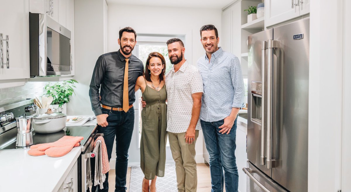 JonathanScott's tweet image. Irina and Dean’s home holds special memories, but became less functional as their family unexpectedly, yet happily grew. We loved transforming the house to fit the entire family. Go Inside the Design for more from last night’s episode of @PropertyBrother. bit.ly/PBFH204