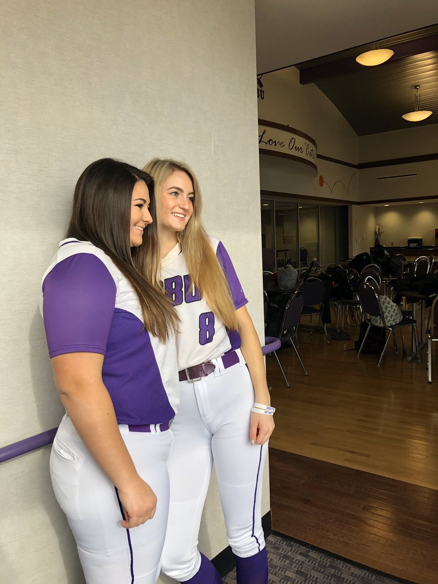 sbubearcats_sb's tweet photo. Picture day for the ‘Cats! #CLAWSUP https://t.co/U0wHVDjvCJ