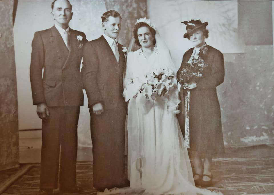 ange49nz's tweet photo. Anyone know who these people are? We have more photos to #reunite with #family 
#photos #oldphotos #vintagephotos #lostphotos #NewZealand #SouthAuckland #reconnect https://t.co/uRuTIfrDsK