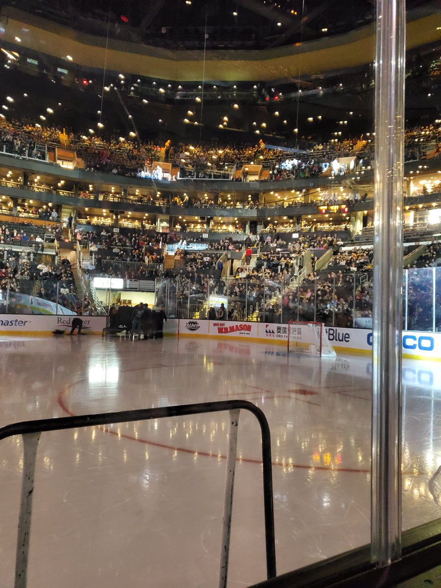 upstateh8's tweet photo. 2nd annual Bruins game. #drseats #2ndannual #50grant #admiral's #cherrybomb #keepermoving https://t.co/zddxtqkG0W