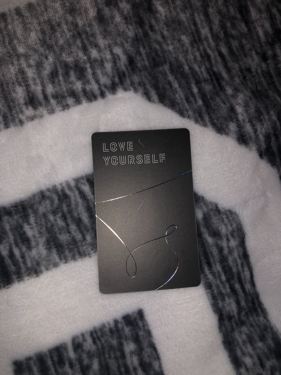 animeMA_'s tweet photo. WTS Photo Card

📌Have: 
Love Yourself:TEAR version U 
#JUNGKOOK 
Love Yourself:Her version O
#Taehyung

📍Location: worldwide 🌎 from 🇺🇸 

— please RT —

[#kpop #bts #officialpc #jk #Taehyung 
@kpoptrade_usa 

@kpopselling 

@BTStradePC @BTS__TRADING @BTStrading_USA @btstrades_ https://t.co/nuIWD6QAoy