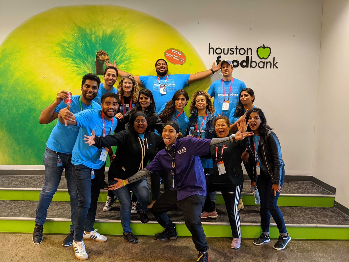 kathleencodes's tweet photo. I was so incredibly proud to be one of 4400 @Twitter employees who worked at 51 volunteer sites across @HoustonTX today. 1200 of us worked at the @HoustonFoodBank. Just 18 of us packed 15 TONS of fruits and veggies. #helpies #oneteam #twitterforgood #LoveWhereYouWork https://t.co/3QpunSePtP