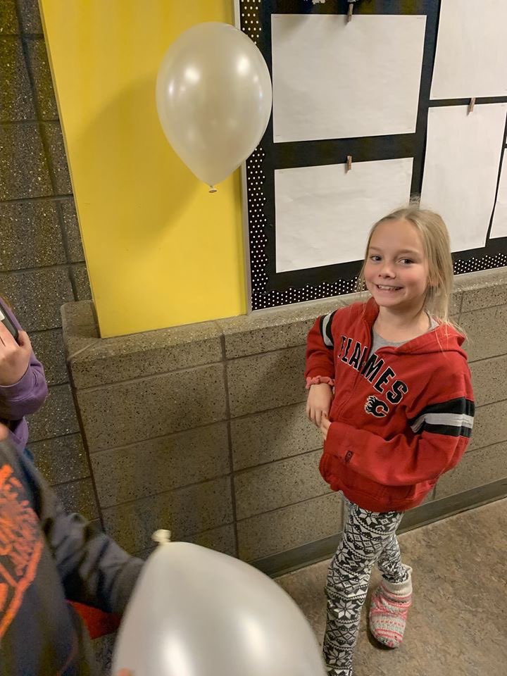 VulcanPrairiev1's tweet photo. Did you know that today is 'Static Electricity Day'? The Grade 5/6s can teach you all about electricity-static and otherwise! #scienceisfun https://t.co/sGFWGtMDal