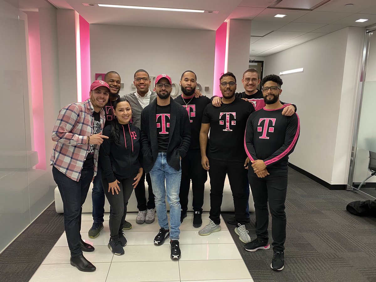 eljefe_30's tweet photo. Our first #OneBronx Business Review of 2020 📚
These leaders came in ready to share there vision for Q1 but more importantly how were going to deliver BIG in January📈
Thank you @JohannaVillNYC & @AnthonyPara17 for your support!
#OneBronx #Vision2020 #Impactleaders #NERules https://t.co/XeoULqaREo