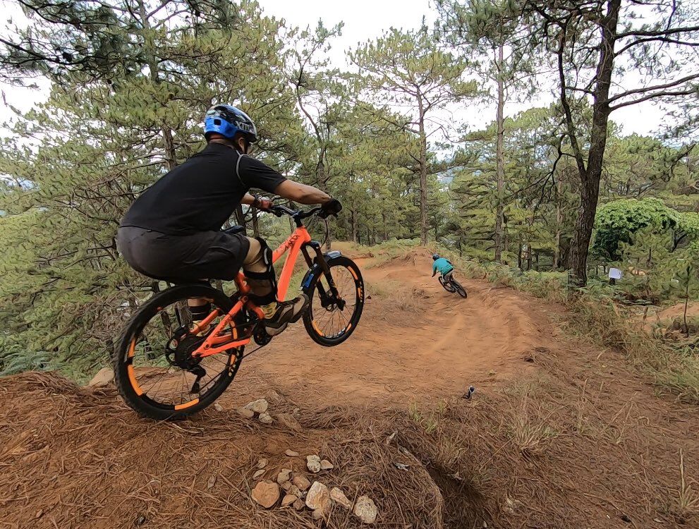 KomiksXIII's tweet photo. Another hidden gem in #baguio. #BTrack
🇵🇭☝🏽#Bikekomiks #mountainbike #mtb #mtblife #mountainbiking #mtbph #mtbphilippines #mountainbiker #freeride #mountainbikelife #pinoymtb #padyak #gopro #goproph #enduromtb #bikelife #bike #biker #bicycle #cycling #baguioride #mtbjump #dh https://t.co/79uschVdFV