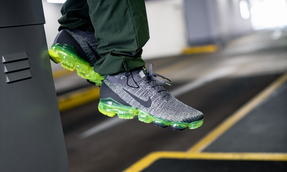 vapormax gunsmoke volt