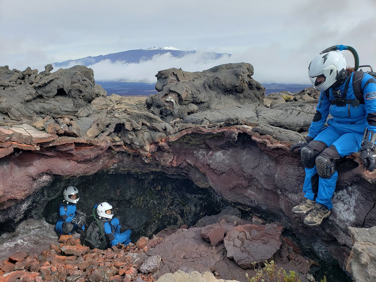 SENSORIA_6's tweet photo. The crew made it back from #EVA7 safe and sound and WOW the photos. They were able to explore the Sarlacc Pitt lava tube system and collect samples. A successful morning! The crewcame back hungry for a warm and tasty @Meals4Mars post-eva lunch. #SENSORIA2020 #Sol13 https://t.co/LoDkVwrKYZ