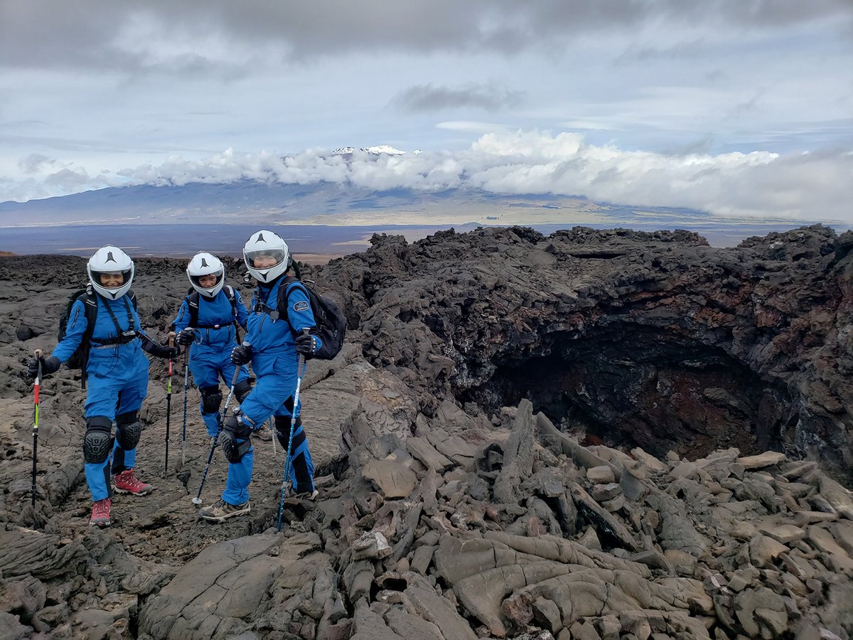 SENSORIA_6's tweet photo. The crew made it back from #EVA7 safe and sound and WOW the photos. They were able to explore the Sarlacc Pitt lava tube system and collect samples. A successful morning! The crewcame back hungry for a warm and tasty @Meals4Mars post-eva lunch. #SENSORIA2020 #Sol13 https://t.co/LoDkVwrKYZ