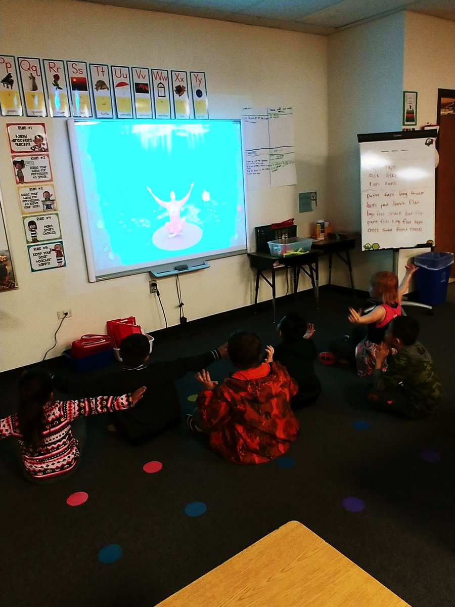 Wildflowerhsd2's tweet photo. 2nd grade loves doing yoga as a brain break during class to relax their bodies and refocus their minds! https://t.co/SSWtzyBGnQ