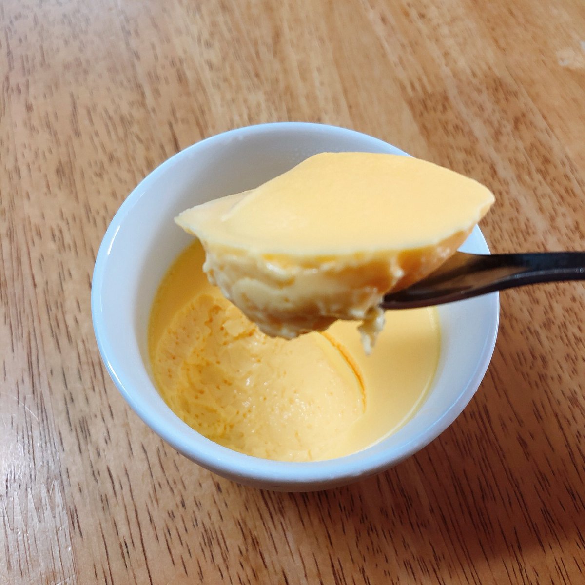 ひよゆ 固めプリン 卵 牛乳 砂糖があればできるこちらのレシピがおすすめ 卵と牛乳だけの蒸しプリンのレシピ 作り方 白ごはん Com T Co Dt0ltuq5k7卵の味が濃厚で美味しいプリン