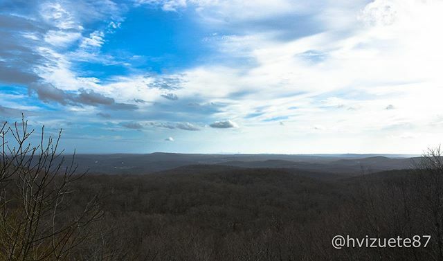 What a view ⛰🌤🌬⁣

#sky #top #mountain #landscape #clear #blue #clouds #beautiful #breathtaking #nature #nikon #naturephotography #photography #adobe #trees #nyc #city #noleaves #amazing #view #winter #dry ift.tt/2trlkHl