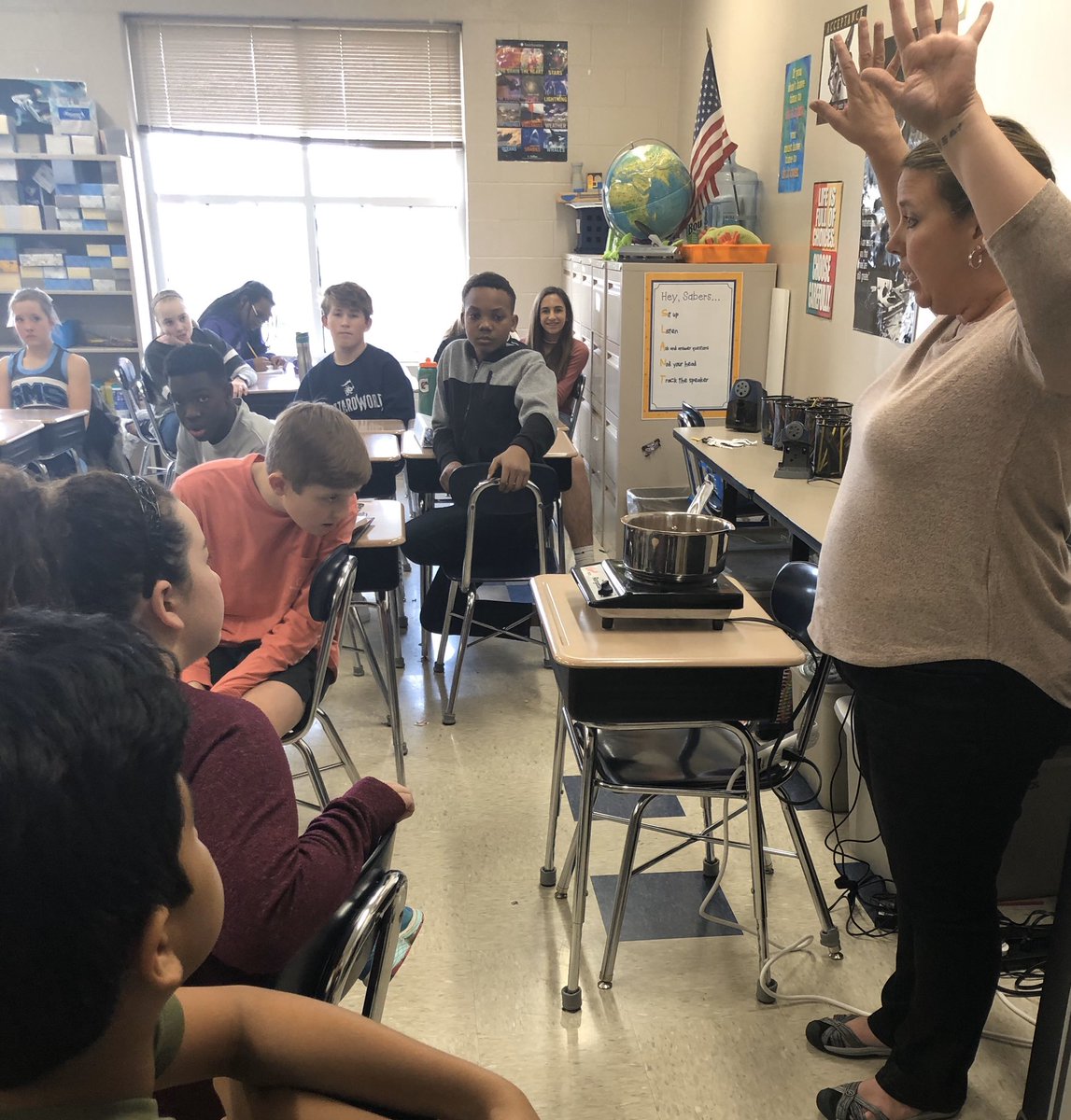wcsSMSamym1's tweet photo. 🌅 8th grade science gets questions about a plate tectonics demonstration from Ms. Bates. 
🔸🔷@wcsSMS 🔷🔸@WCSedu https://t.co/u0yLvaNuJ3