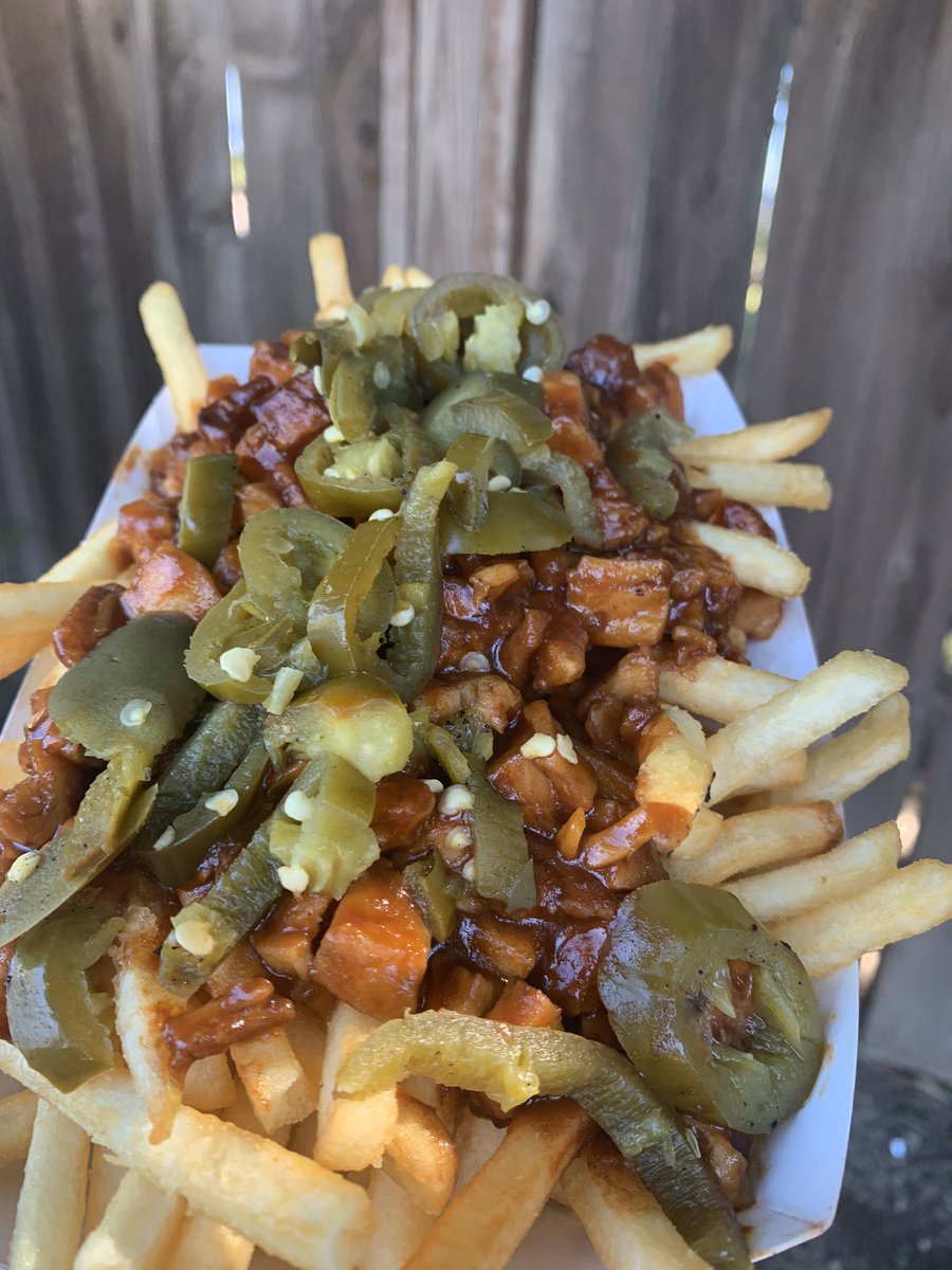 It’s FryDay Jr 🍟 We will be in Anaheim tonight 😋 at Jefferson Rise at Platinum Park from 5:30pm to 9pm! 📸: <a href="/TheBigCheeseCA/">The Big Cheese Truck</a>