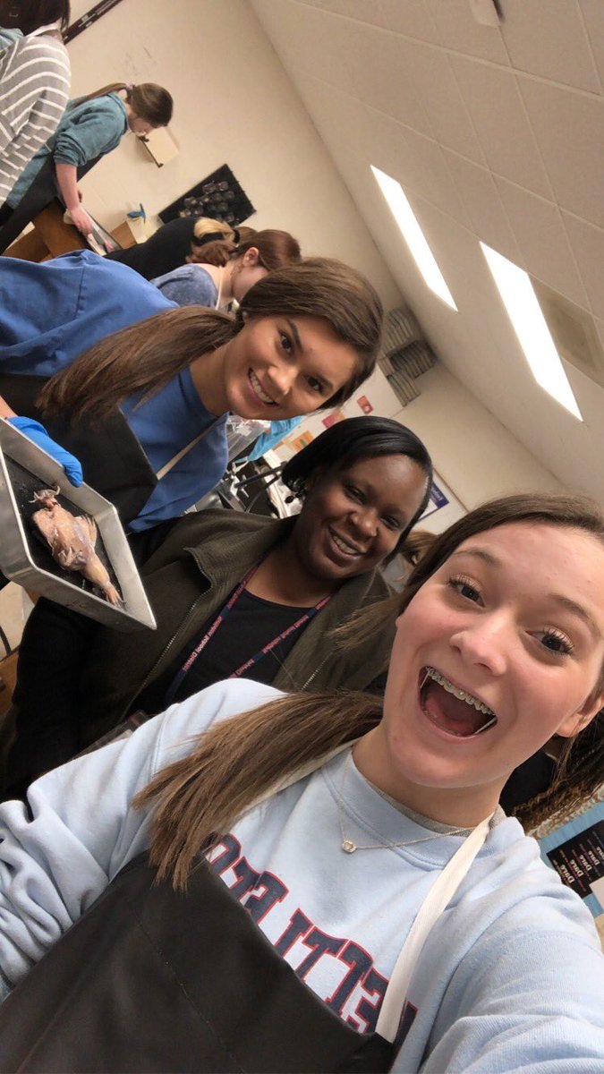 Nettleton_High's tweet photo. Learning is soooo much fun @ NHS!!!!! #TigerPride https://t.co/hKXE1KgNqd