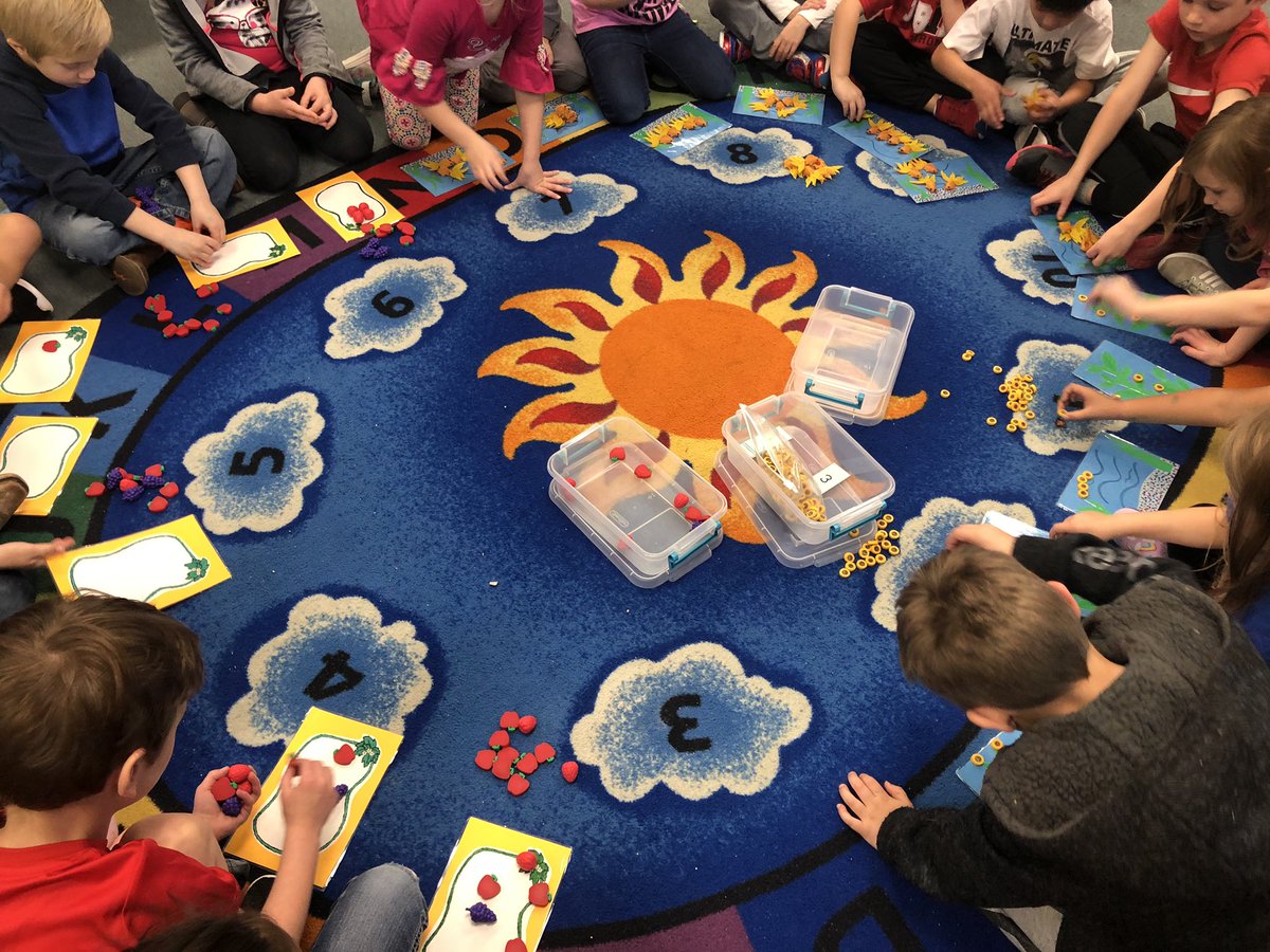 MandaKay01's tweet photo. Adding machines in Kindergarten! #LISDFutureFocus @LorenaPrimary https://t.co/vlycBVBOeC