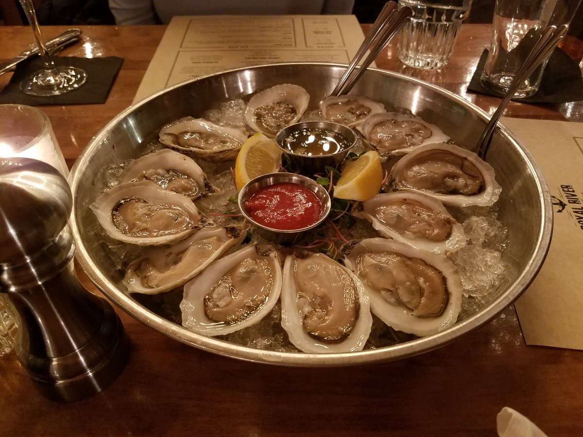 HansonTodd's tweet photo. Getting ready for some @MerePointOyster at Royal River Grille! https://t.co/ij7tpVfoEL