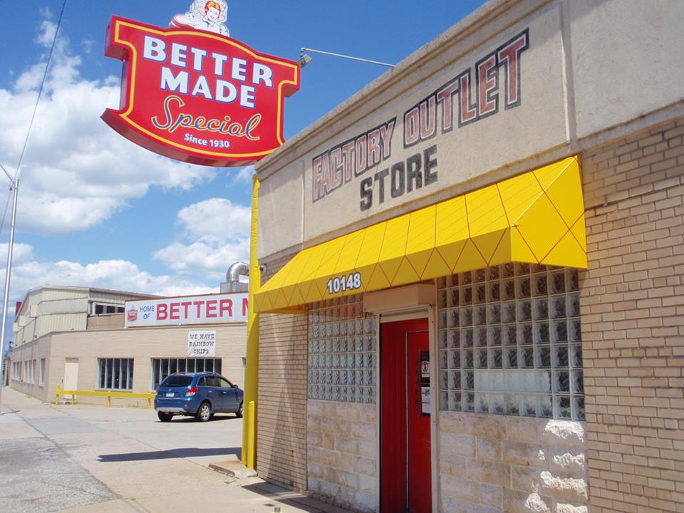 GWBHS's tweet photo. For many, Detroit is the crunch capital of the world. More than forty local chip companies once fed the Motor City’s never-ending appetite for salty snacks. Only Better Made remains. 

Learn more: https://t.co/ACGYGpkVlh https://t.co/q2JtCmb0BI