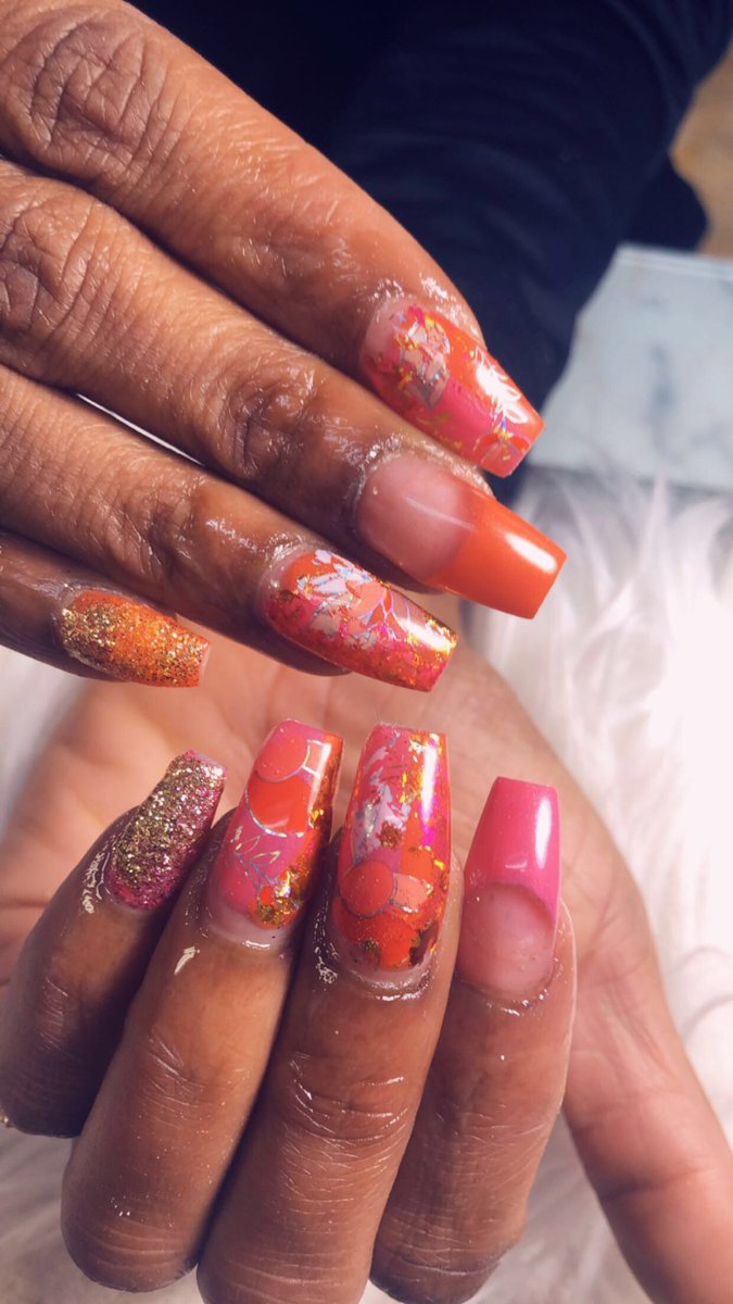 MeanlessCEO's tweet photo. #MEANLESS #ceo book me 💅💅 https://t.co/7cML82OvAx