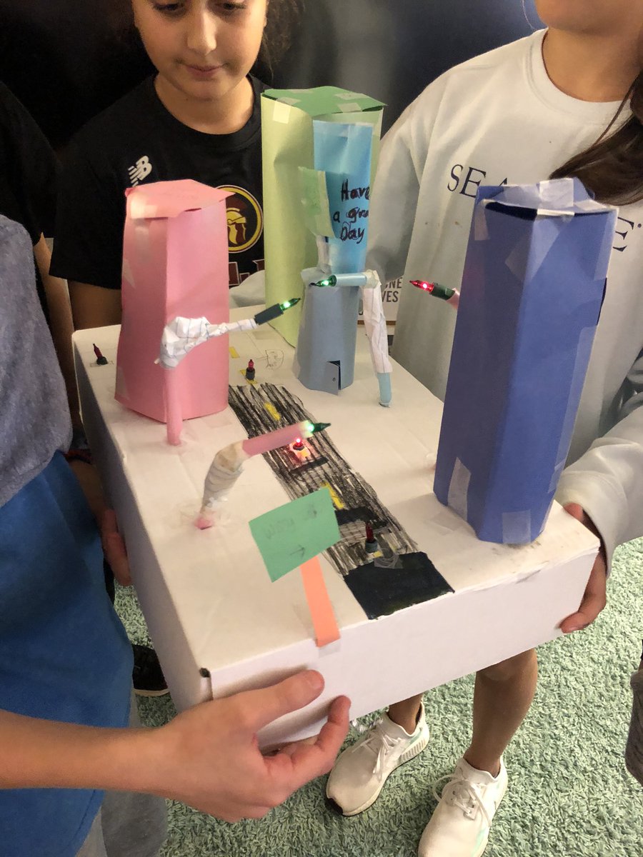 bartonbunch123's tweet photo. These kiddos did an awesome job on their STEM projects! #5thgrade #electricity #buildingcircuits https://t.co/ObJ0wRUujT