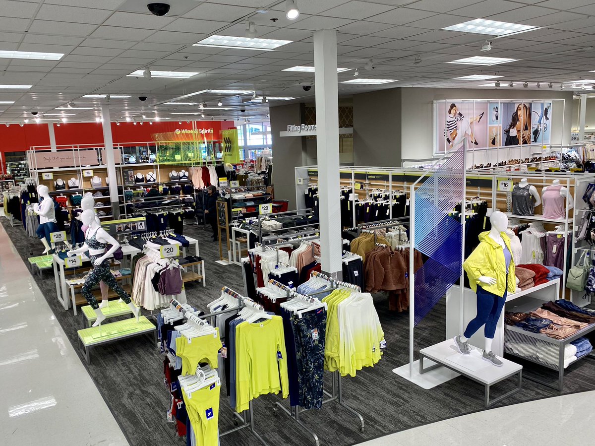 TGTKathrynR's tweet image. RUN🏃🏼‍♀️don’t walk to our women’s All in Motion brand launch! Only day 1 and AIM is already giving guests confidence and motivation to keep moving🤸🏼‍♀️🧘🏼‍♀️🏌🏼‍♀️⛹🏼‍♀️ @Target_PJ @JenieBrisson @JenHatlevig @REOrulz71