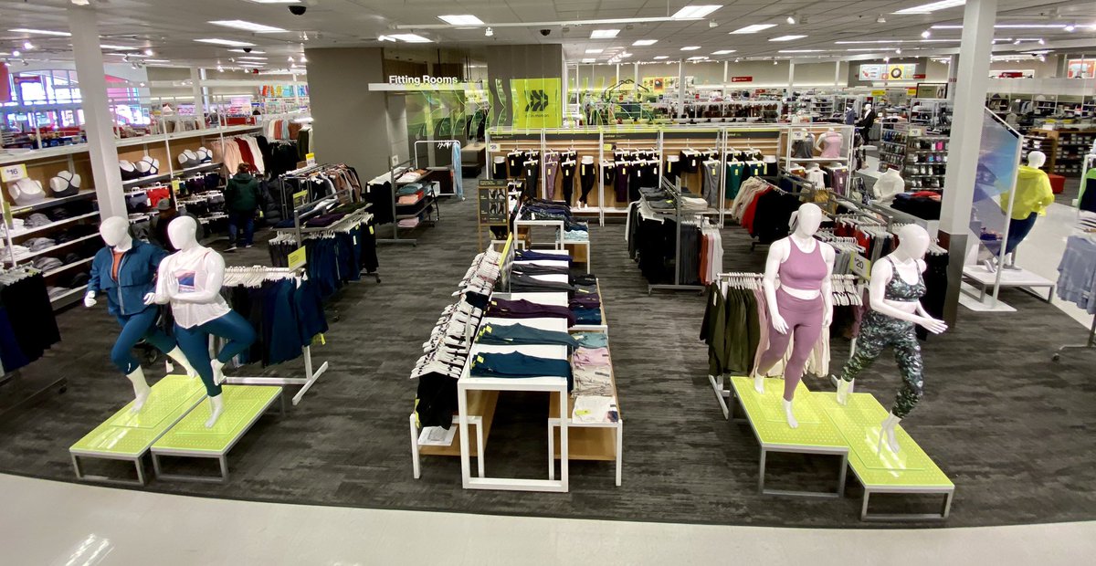 TGTKathrynR's tweet image. RUN🏃🏼‍♀️don’t walk to our women’s All in Motion brand launch! Only day 1 and AIM is already giving guests confidence and motivation to keep moving🤸🏼‍♀️🧘🏼‍♀️🏌🏼‍♀️⛹🏼‍♀️ @Target_PJ @JenieBrisson @JenHatlevig @REOrulz71