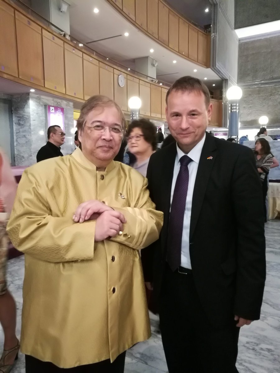 GermanAmbTHA's tweet photo. Congratulations @somtow and the #OperaSiam for yesterday's world premiere of #HelenaCitronova in #Bangkok. Very touching. https://t.co/Bmpm9rR1I5