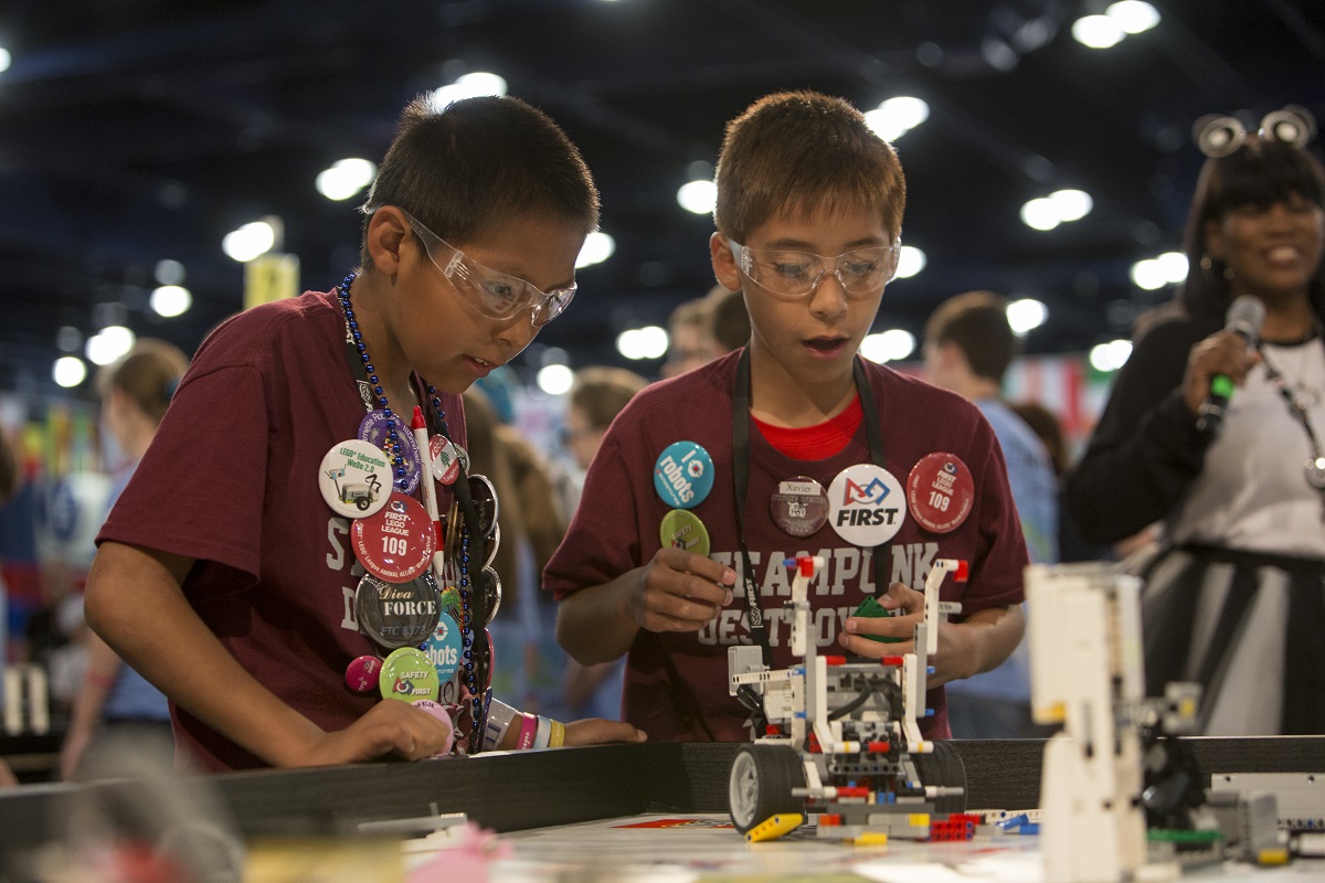 firstlegoleague's tweet photo. Looking to start a team? Explore a classic Challenge &amp; receive a registration grant for the 2020-2021 season with our Jump Start offer. https://t.co/OkkvRE0Jj5 https://t.co/29Gb8MT8Uh