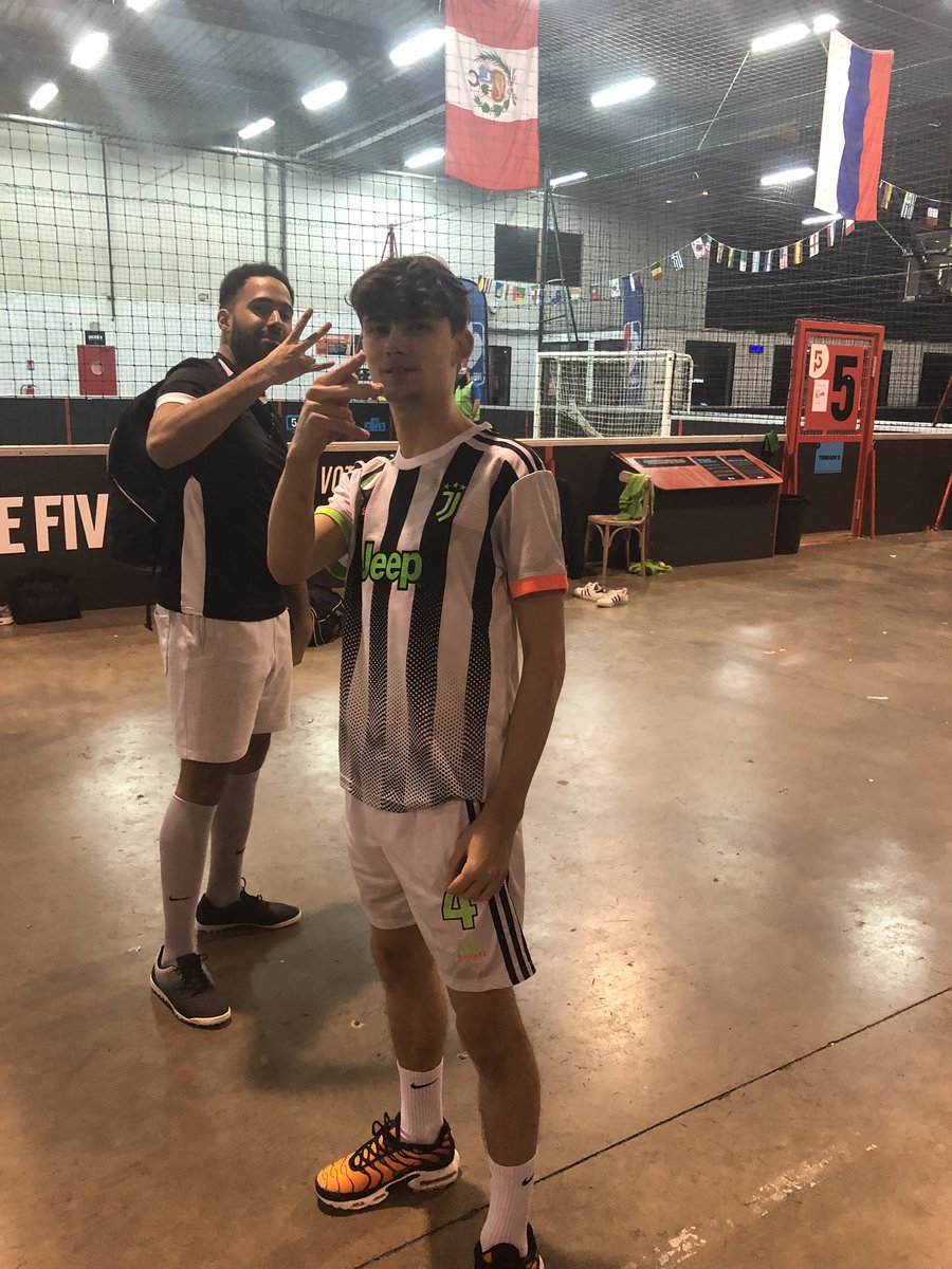 MPLK78's tweet image. Meme un vrai supporters de ja juve la pas celui là 🙃