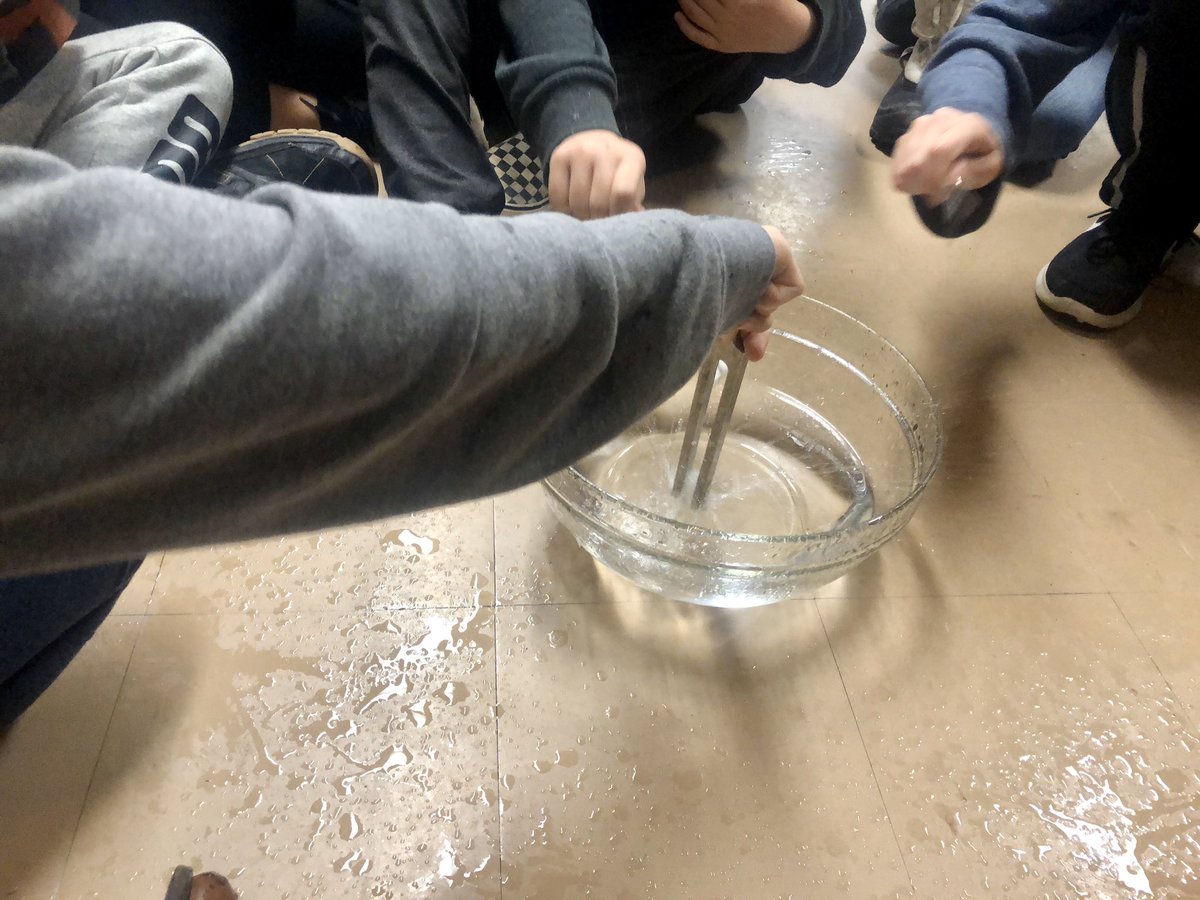 MsCsMusicClass's tweet photo. The 6’s started off the new year by investigating Cymatics, the science of seeing sound, with some really fun experiments! #musicisscience #musicmatters @FhesHeights @HRCE_NS https://t.co/KA7GhBRQv1