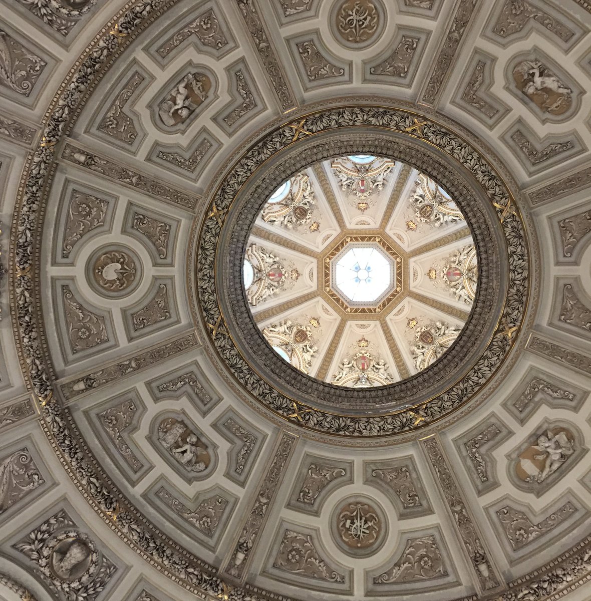 InklingHow's tweet image. The future of law is human but the future of legal services is AI
#dataisbeautiful #legaldesign #legalinnovation