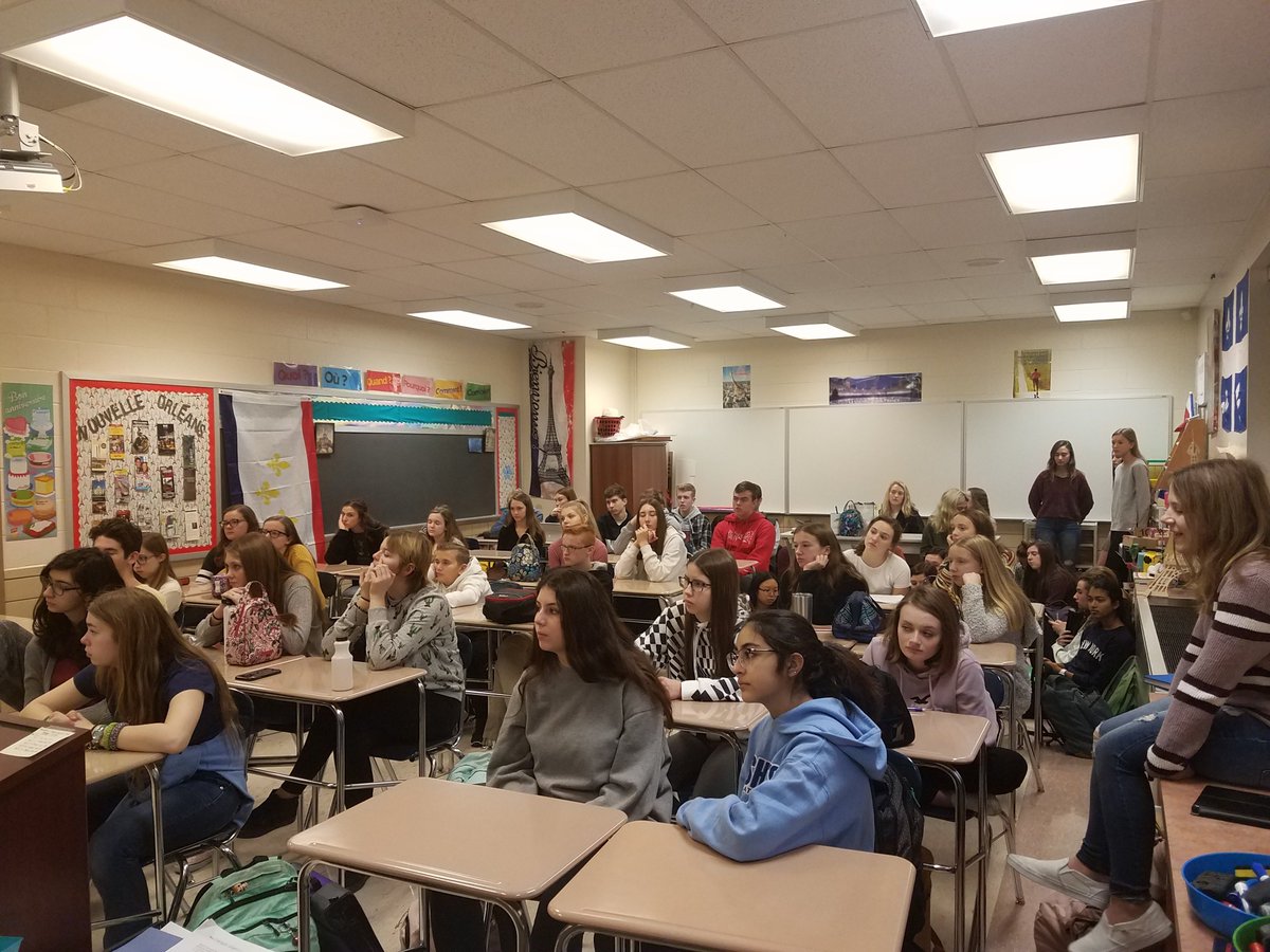 mars_madame's tweet photo. Special thanks to Mars grad Sydney Miller for her inspiring presentation today on studying French in college and her bilingual work experience! @MASDLearns @MarsHSPlanets @masdsupt @setonhill #WeHaveGreatThingsToDo #WeBuildTheirFuture https://t.co/8u5Vrktyud