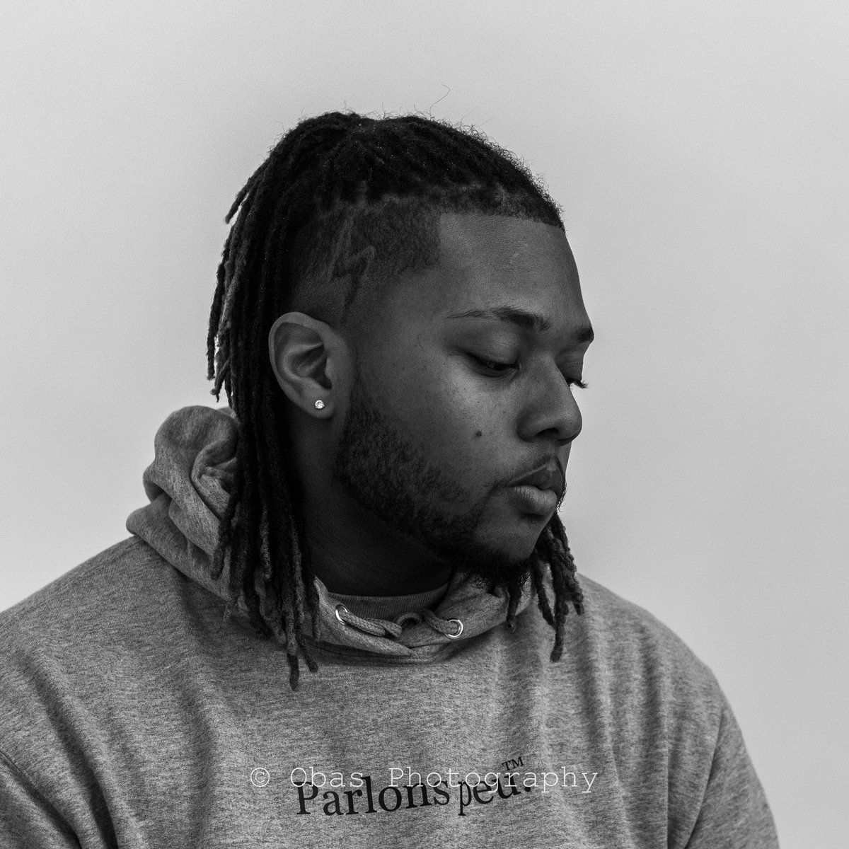 idkojango's tweet photo. Ayee we did 200views in less than 24hrs I just wanna thank all of y’all 🤞🏾‼️ so here’s a thread to some of the PARLONS PEU shoot enjoy🤞🏾 https://t.co/cpfcCbTUbg