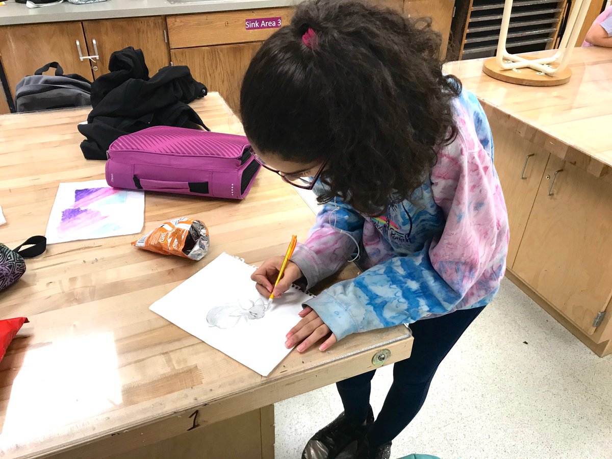 MoCoRec's tweet photo. The Art Club at our MLK Middle School #RecXtra program offers students an open environment where they can experiment and explore different mediums to let their creativity shine. Check out some of the projects they've been working on. #MoCoYouth https://t.co/JIgsJarKRQ