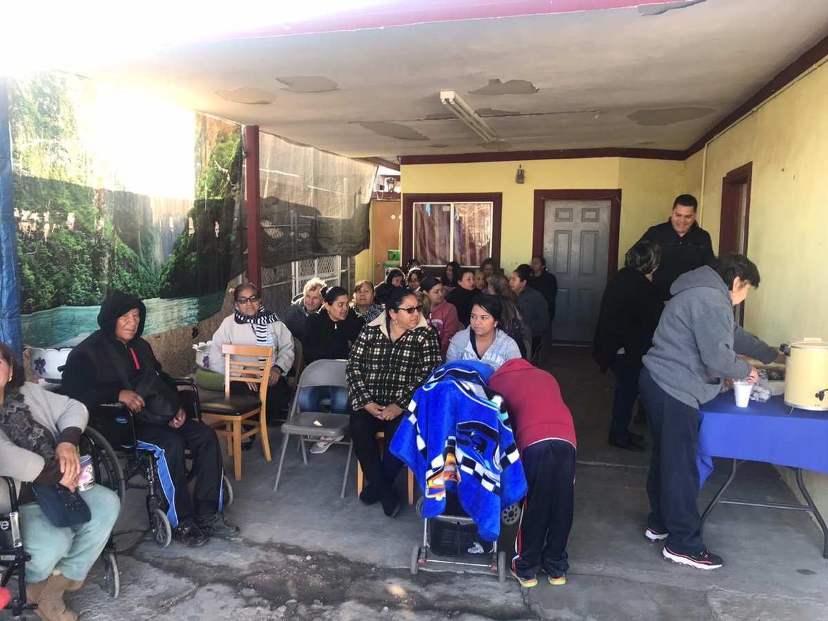 PAN_BajaCal's tweet photo. Seguimos visitando las comunidades y escuchando el sentir de los ciudadanos. El día de hoy, la Secretaria General del CDE, Edel de la Rosa estuvo en reunión de vecinos de la colonia Carranza. Seguiremos recorriendo las comunidades, hay mucho por hacer. #PANBC https://t.co/VcEe9Zr50r