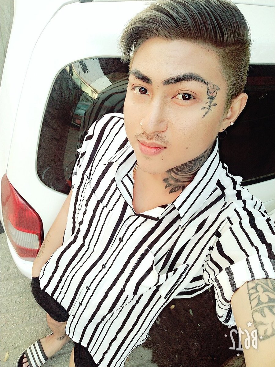 OfferYgn1's tweet photo. #မင္းတို ့ငါေလးကိုေမ့ေနက်ေပမဲ႕
ငါေလးကမင္းတို ့🤟🤟🤟🤟🤟ကိုအရမ္း
ခ်စ္ဒါ။😍 https://t.co/iTjEHSBomr