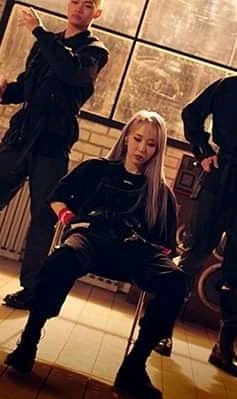 Because I'm weak for these women,  Moonbyul as Bani- A thread