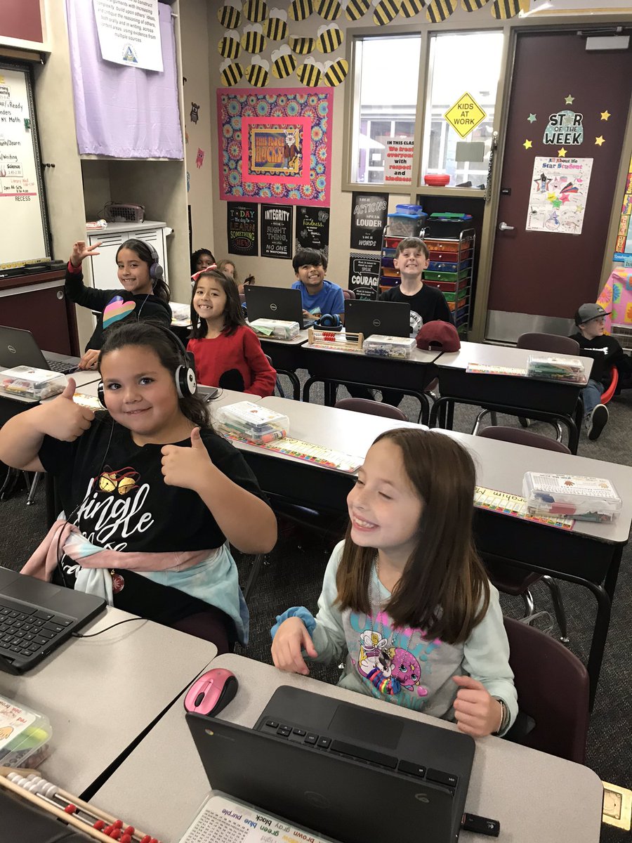 CindyClarke1st's tweet image. 3rd Grade Coding Club! #CodingWithScratch @AnnMarieFarias2 @ErikaRi68151638 @Beaumont_SD