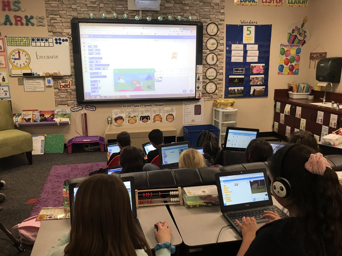CindyClarke1st's tweet image. 3rd Grade Coding Club! #CodingWithScratch @AnnMarieFarias2 @ErikaRi68151638 @Beaumont_SD